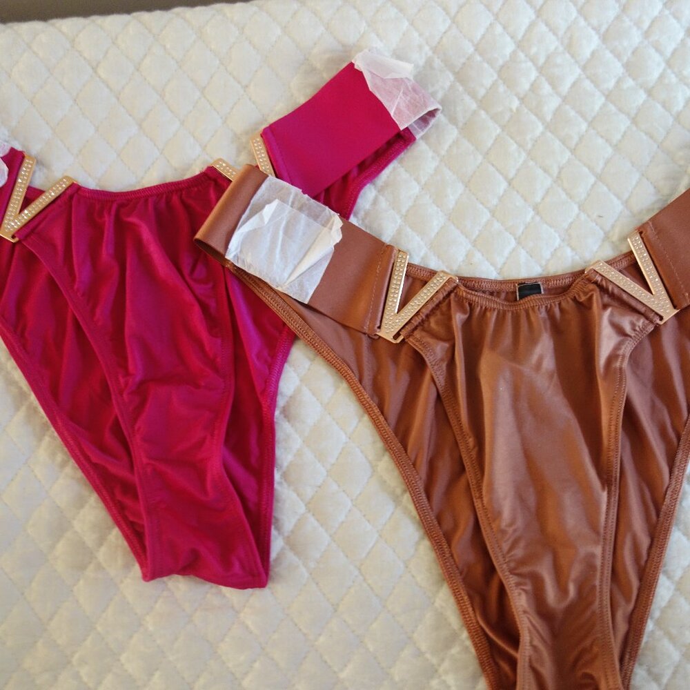 NWT 2 pair VICTORIA’S SECRET Very Sexy Brazilian Jeweled V Panties – L